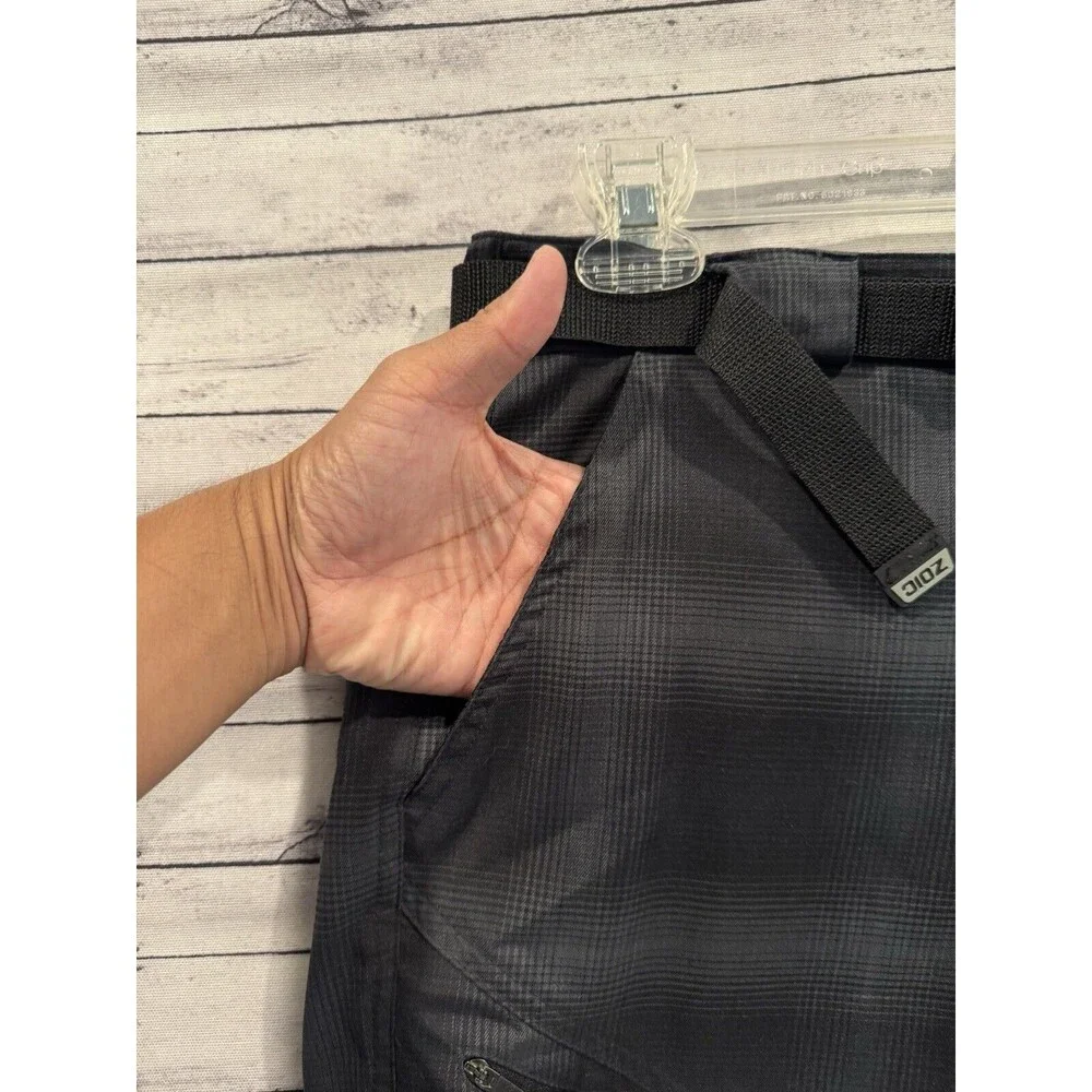 ZOIC Mens Belted Cycling Short Sz M Black Plaid Print Cargo Zip Pockets 10” Insm